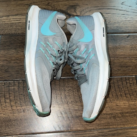 Womens NIKE‎ RUN SWIFT Stealth Running Trainers Size US 8 - Picture 4 of 9